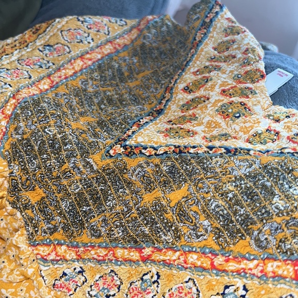 Mediterranean Inspired Romper - Picture 3 of 3